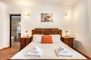 4 bedrooms, in-room safe, iron/ironing board, free WiFi - VILLA MARILINA (San Miguel/ Sant Miquel de Balansat)