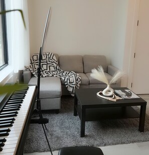 Interior - Cozy-BNB 1 bed apartment 10 min from the Newark airport  (Elizabeth)