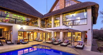 Vaal River YOLO Spaces - Vaal River Bush Lodge