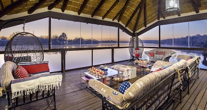Vaal River YOLO Spaces - Vaal River Bush Lodge