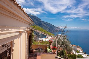 Outdoor dining - Casa Marina (Positano)