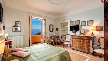 3 soveværelser, skrivebord, strygejern/strygebræt, weekendseng