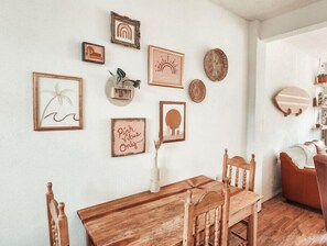 Dining - Cozy, Close to Everything & Lake Access
(San Pedro La Laguna)