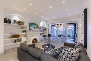Interior - Clifton YOLO Spaces - Clifton Sea View Courtyard (Cape Town)