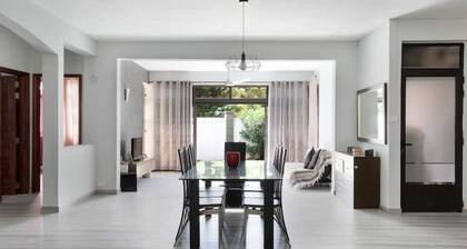 Spacious and Cosy Coastal Retreat