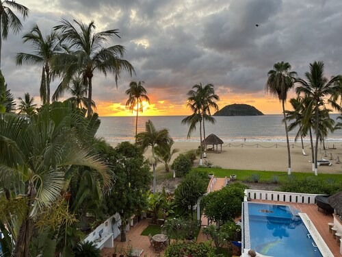 One Bedroom Oceanfront Villa