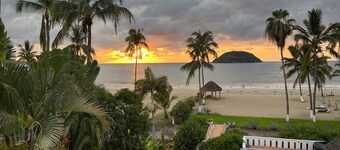 One Bedroom Oceanfront Villa