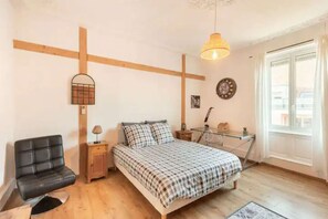 3 多间卧室、办公桌、熨斗/熨衣板、WiFi