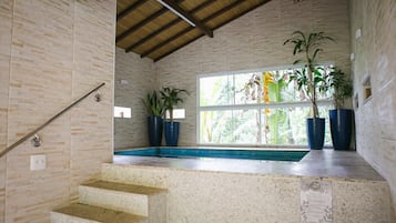 Indoor spa tub