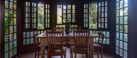 Family Chalet, 4 Bedrooms | Living area | 37-inch Smart TV with satellite channels, Netflix, streaming services