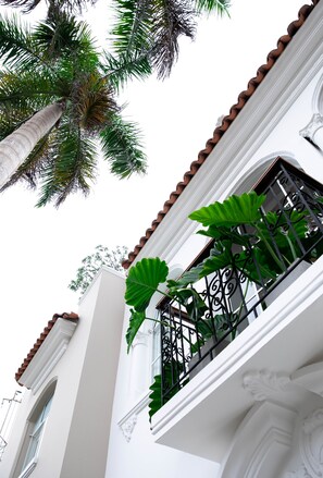 Front of property - Fausto by Andean (Lima)