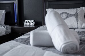 6 室のベッドルーム、アイロン / アイロン台、WiFi (無料)、ベッドシーツ