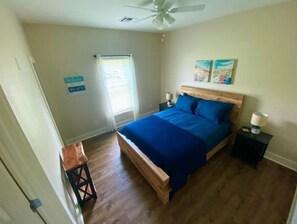 2 bedrooms, iron/ironing board, WiFi, bed sheets - Brand New! Charming cottage, centrally located in Old Town Bay St. Louis. (Bay St. Louis)