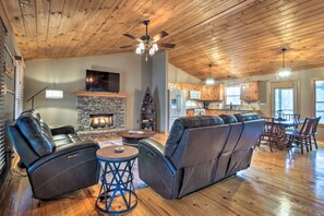 Smart-TV, Kamin, Videospiele, Tischtennisplatte