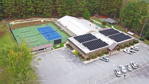 Sports court - Deer Haven Cabin- Hot Tub • Game Room • Outdoor Fireplace (Ellijay)