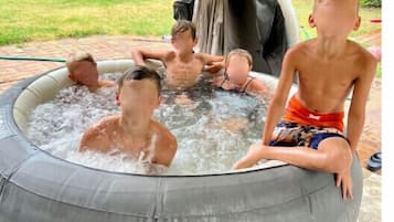 Bañera de hidromasaje exterior