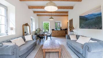 Futbolito y estéreo