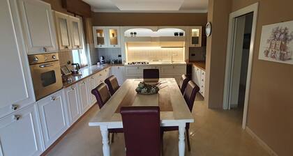 Villa Le Borghe, elegant, quiet accommodation in the green moraine hills