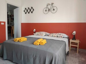 3 bedrooms, iron/ironing board, WiFi, bed sheets - 3 bedroom apartment in rome (Roma)