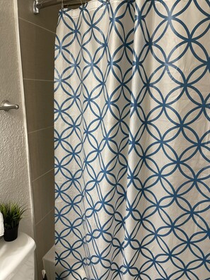 Hair dryer, towels, toilet paper - Lenox Local Love Bungalow  (Atlanta)