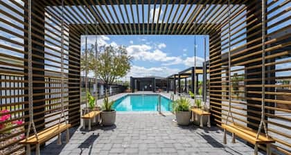 3 Bedrooms/ 3 Baths/ The Hub At Westside (3205TT)