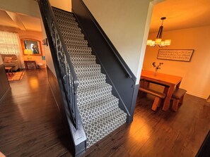 Interior - "The Big Cozy"- WiFi, Hot tub, Grill, Sleeps 8 (Tulsa)