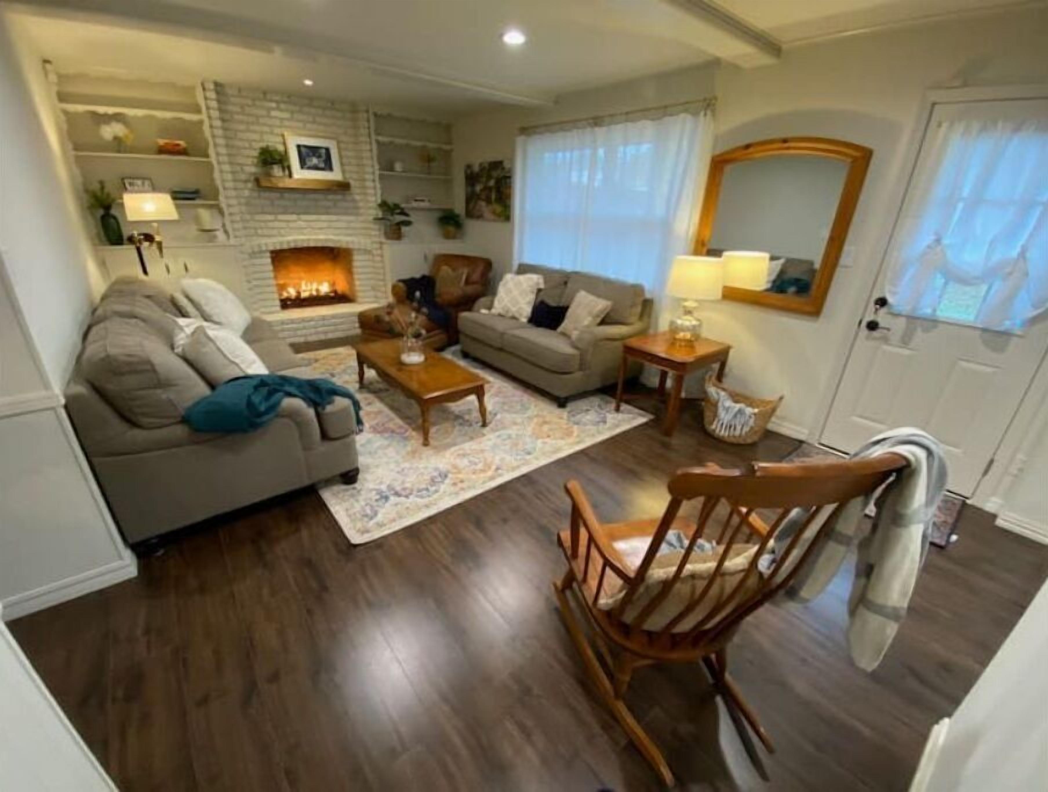 Smart TV y chimenea 