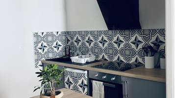 Horno, placa de cocina, tetera/pava eléctrica