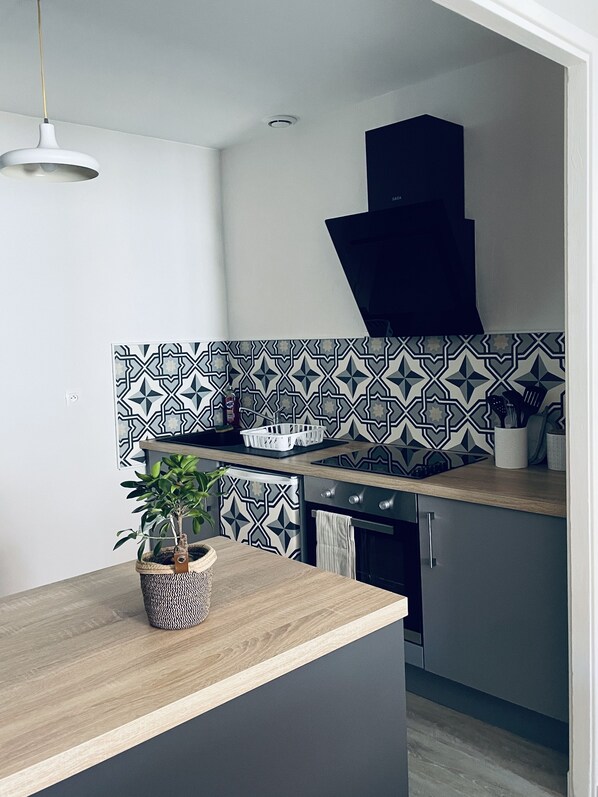 Oven, stovetop, electric kettle