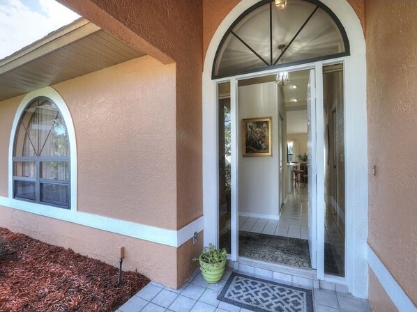 Exterior detail - not available  (Sebastian)