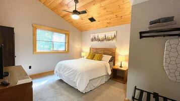 4 bedrooms, iron/ironing board, WiFi, bed sheets