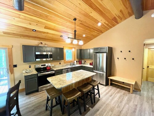 Cozy Cabin in S Bartlett Near North Conway