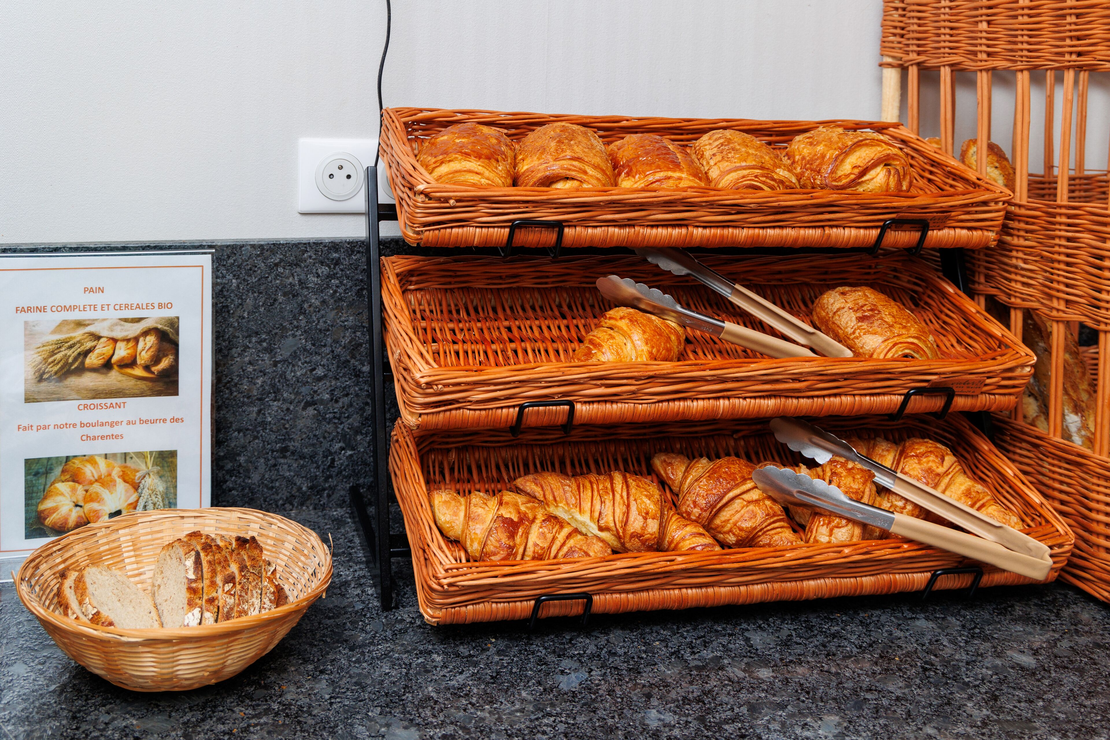 Foto - Logis Hôtel Le Rochelois