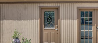 country living in a city. very close to DFW airport. in the heart of town
