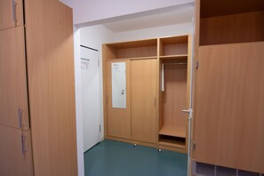 Standard Room, 3 Single Beds | Living area - Green Night Hotel (Falkenstein/Vogtl.)