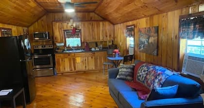 Charming Cabin near Kentucky LK