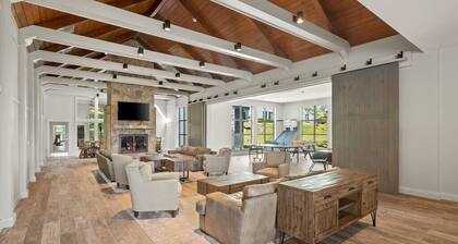 The Trailside Retreat | Ski on&off w/ Fireplace!