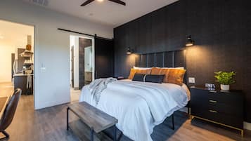 3 bedrooms, desk, iron/ironing board, travel cot