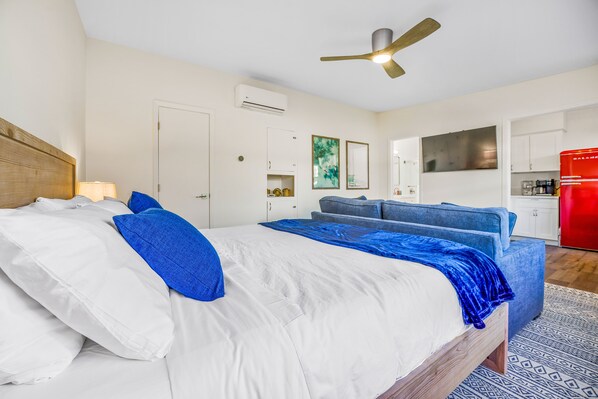 Iron/ironing board, travel crib, WiFi, bed sheets