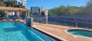 Piscine extérieure, piscine chauffée