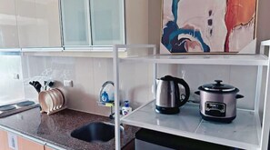 Fridge, microwave, stovetop, electric kettle