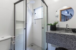Handtücher, Seife, Toilettenpapier
