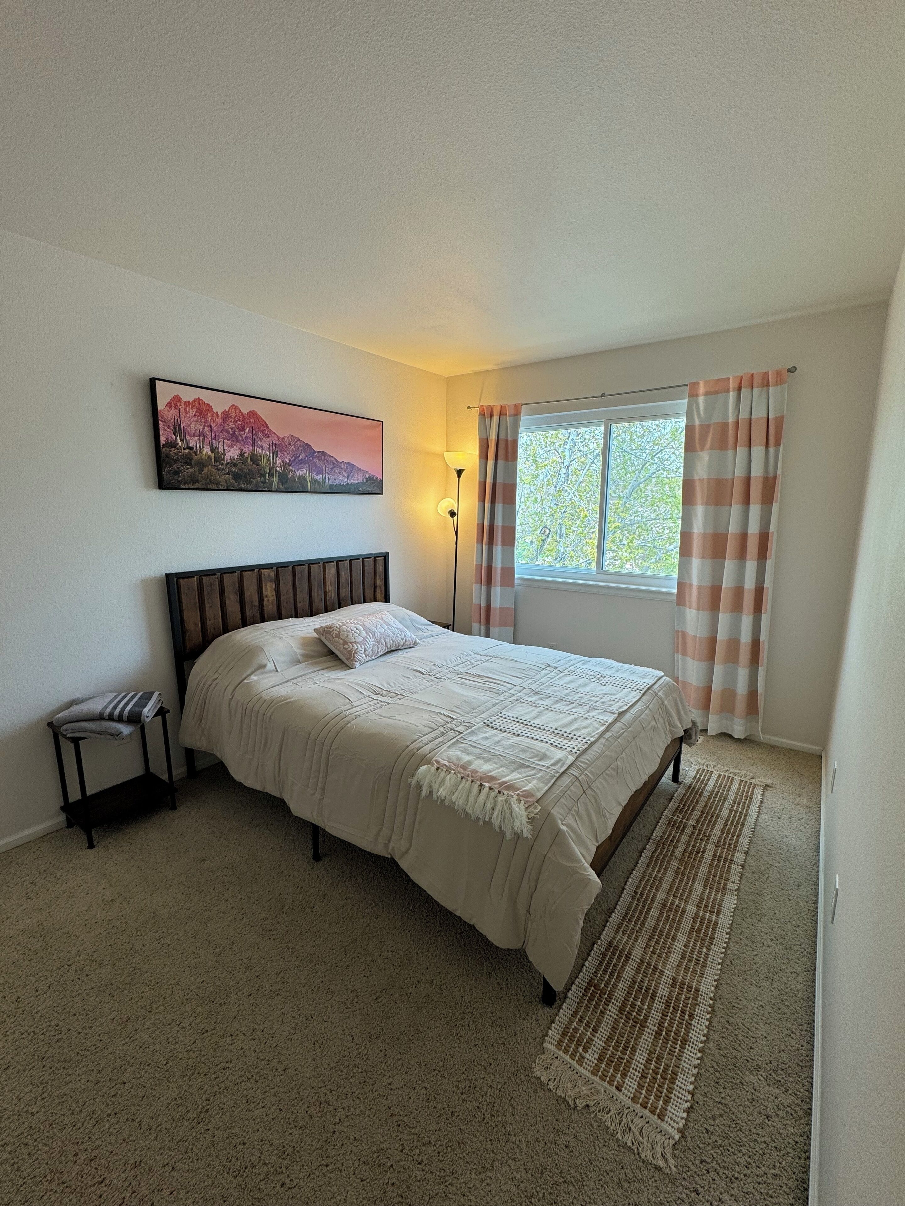 4 Schlafzimmer, Schreibtisch, Bügeleisen/Bügelbrett, Reisekinderbett