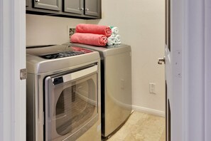 Interior - Best game room/Most INSTA/FUN/Views/Golf (Indio)