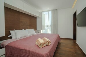 3 chambres, fer et planche à repasser, lit parapluie, Wi-Fi gratuit