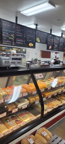 Cozy home, in Amish country!
3 miles from Lehmans Hardware