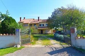 Exterior - House 2297/78969 (Istria - Grandići), 12500m from the beach (Grandici)