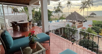 Spacious 2 bedroom oceanfront apartment