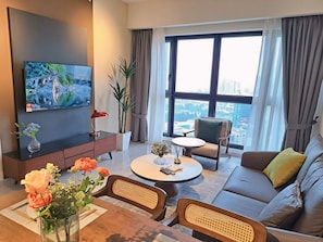 2 Bedroom City View | Living area