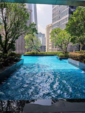 Outdoor pool - ASTRA At 8 Kia Peng Suites (Kuala Lumpur)